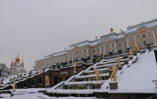 Экскурсии в Петергоф из Санкт-Петербурга зимой