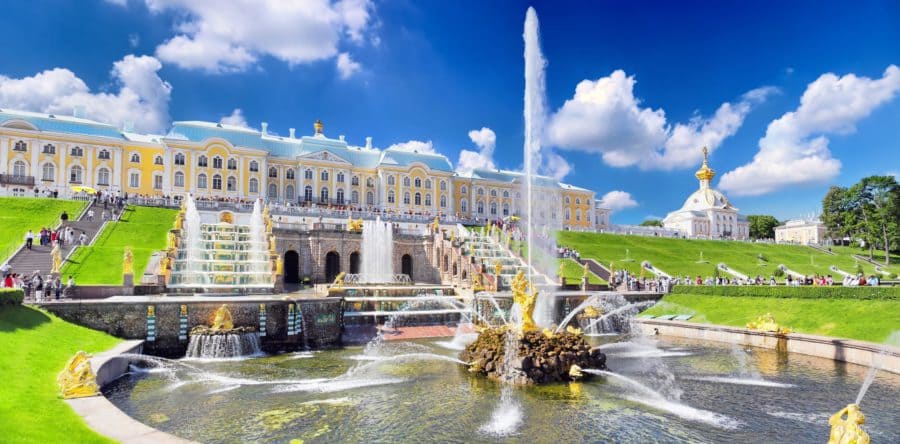 Экскурсии в Петергоф с посещением Большого дворца