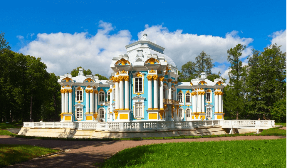 Как интересно и с пользой провести майские праздники в Санкт-Петербурге?
