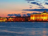 Белые ночи в Санкт-Петербурге — настоящее шоу природы
